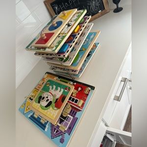 Wooden learning puzzle set